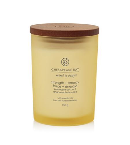Chesapeake Bay Strength + Energy mirisna svijeća 250 g