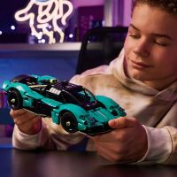 LEGO® Technic 42208 Aston Martin Valkyrie (1)