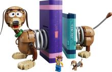 LEGO® ǀ Disney i Pixar Priča o igračkama: držači za knjige s motivom psa Žiće 43301 (1)