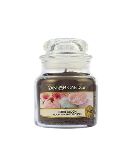 Yankee Candle Berry Mochi mirisna svijeća 104 g