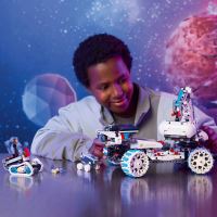 LEGO® Technic 42211 Svemirsko vozilo: Mjesečev rover Lunar Outpost™ (1)