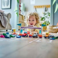 LEGO® DUPLO® 10445 Trkaći automobili i vozači timova za F1® (1)