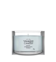 Yankee Candle Snow Kissed Pine mirisna svijeća u čaši 37 g