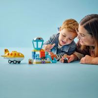 LEGO® DUPLO® 10443 Prvi put u zračnoj luci (1)